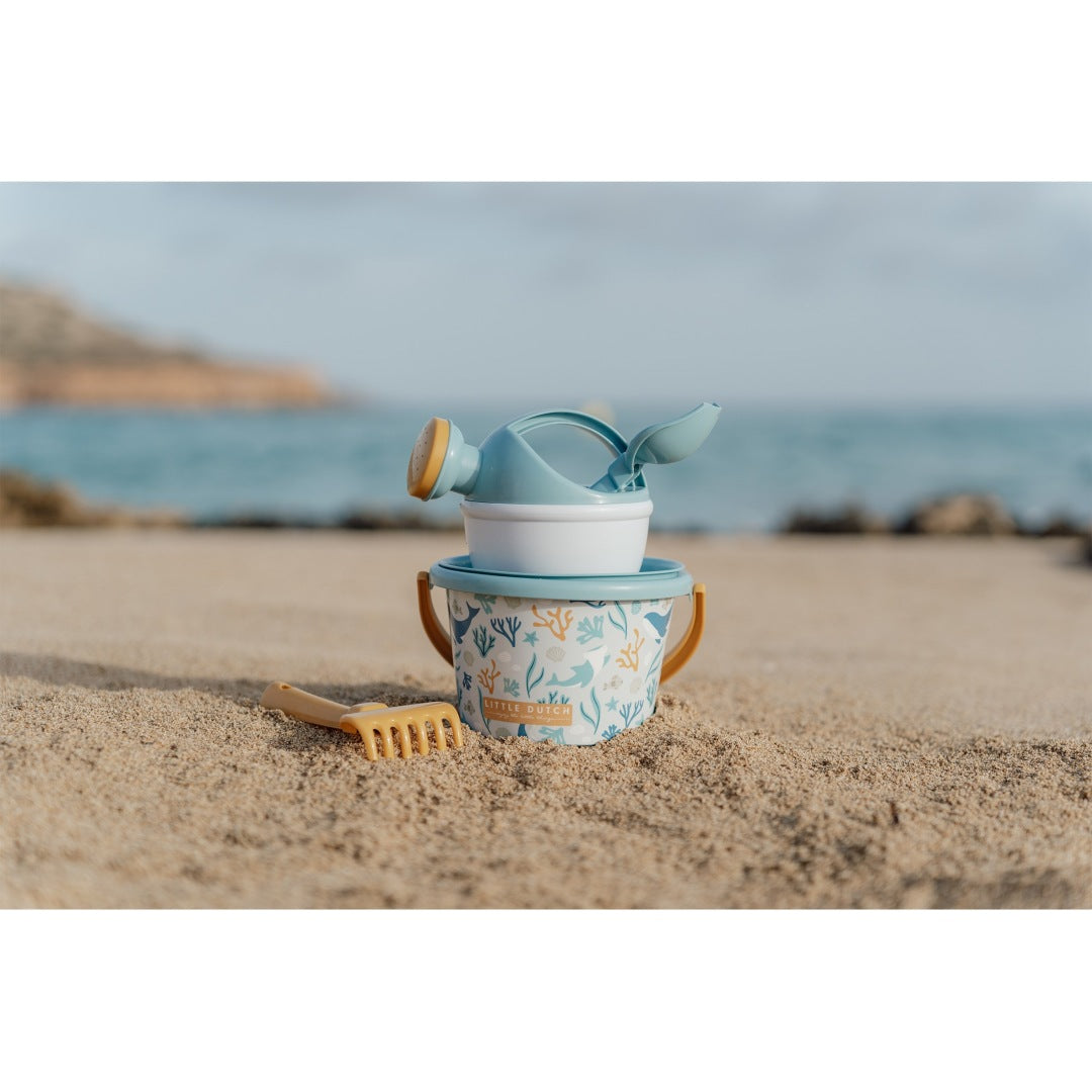 Ensemble de plage avec seau, arrosoir, râteau et pelle pour enfants