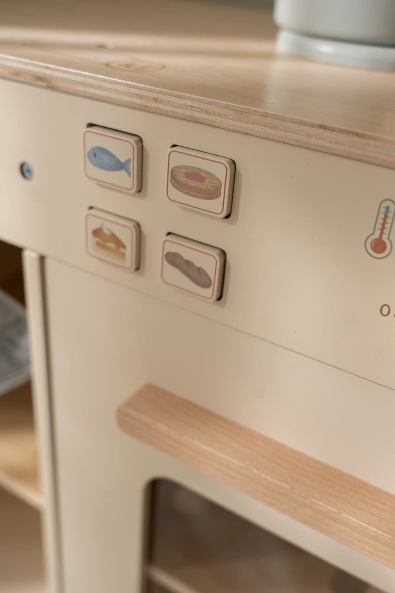 Wooden play kitchen in Scandinavian design – Limited Edition, customizable