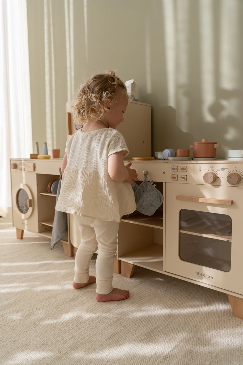 Wooden play kitchen in Scandinavian design – Limited Edition, customizable