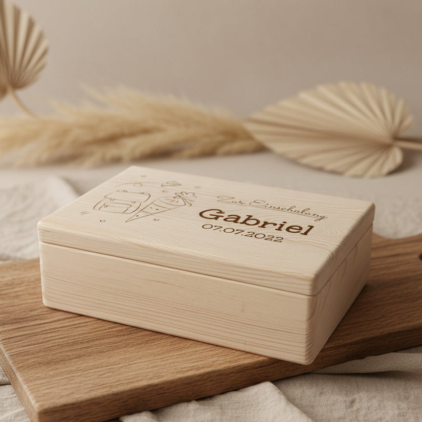 Boîte à souvenirs - Bois naturel - Personnalisée pour la rentrée scolaire | Schmatzepuffer
