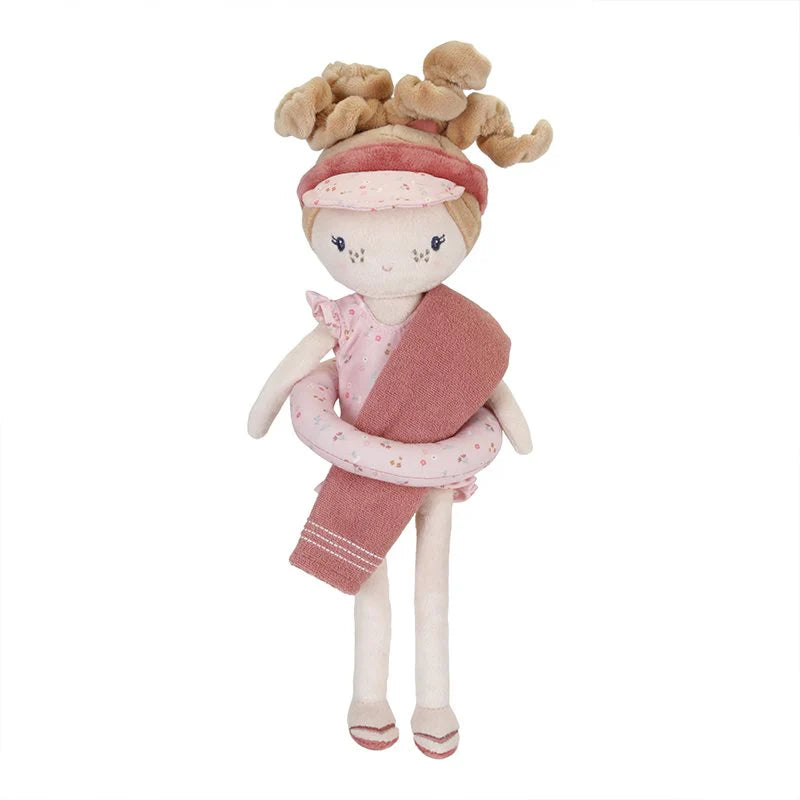Poupée en tissu Mila pour câliner et jouer