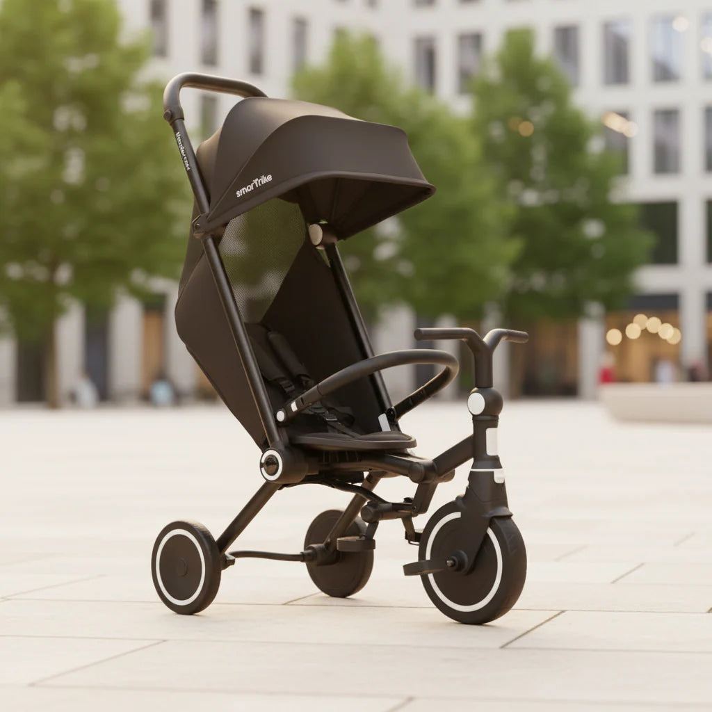Faltbares Reise Dreirad Wonder Max Jet Black als praktische Alternative zum Kinderwagen in der Stadt und auf kurzen Strecken