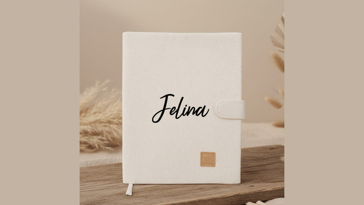 Personalisierte Jollein U-Heft- und Mutterpasshülle Twill Sand zur Organisation wichtiger Babyunterlagen