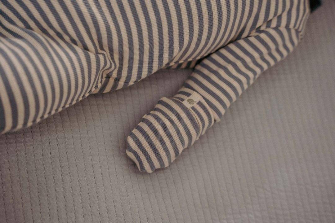 Scratch Gloves Stone Blue Stripe - One Size | Little Dutch