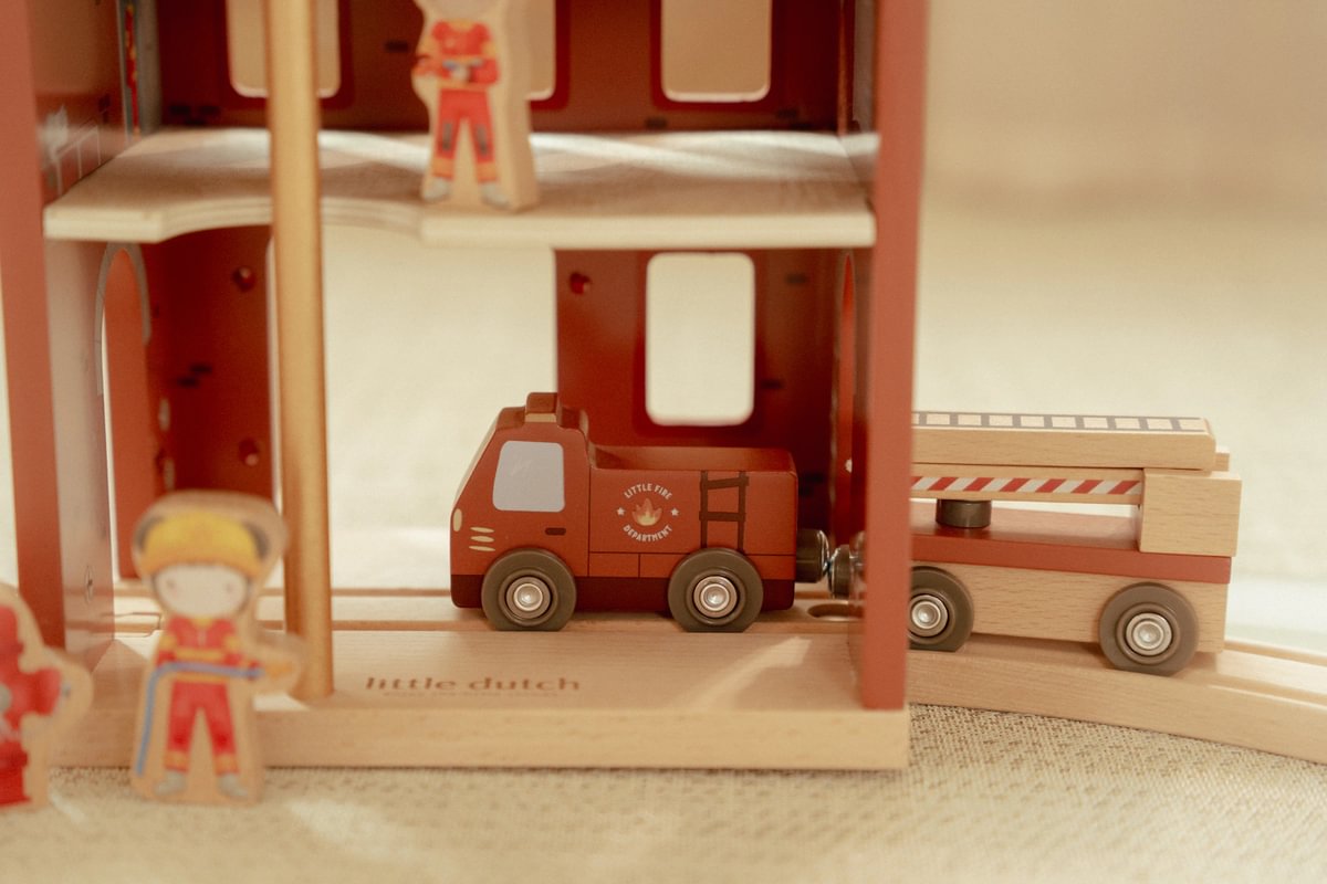 Personalized wooden train station | Schmatzepuffer