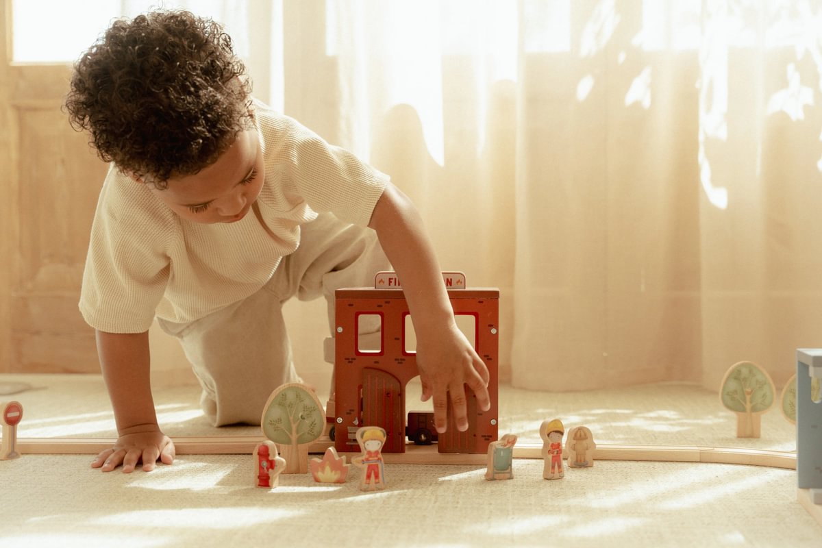 Personalized wooden train station | Schmatzepuffer