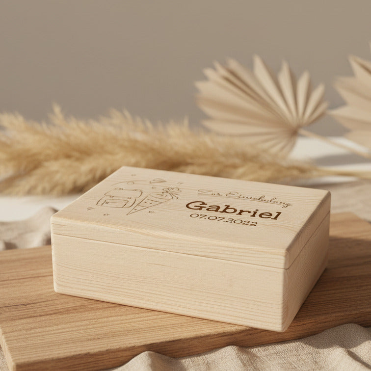 Boîte à souvenirs - Bois naturel - Personnalisée pour la rentrée scolaire | Schmatzepuffer