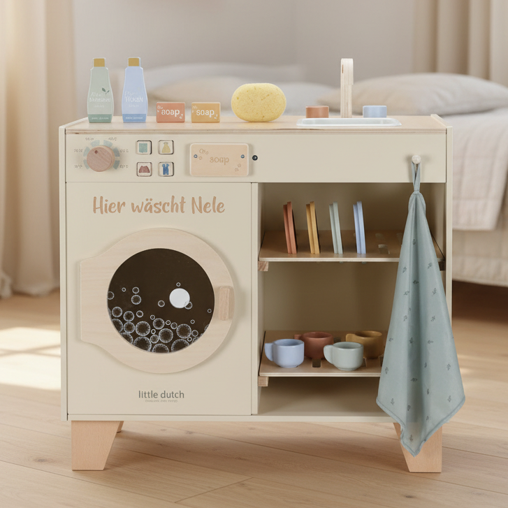 Personalisierte Little Dutch Waschmaschine aus Holz mit dem Namen Nele als Rollenspielzeug für Kinder